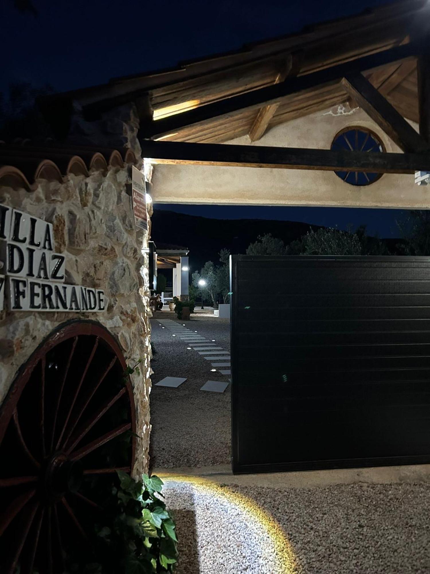 Village Diaz - Fernandez Herencia ภายนอก รูปภาพ
